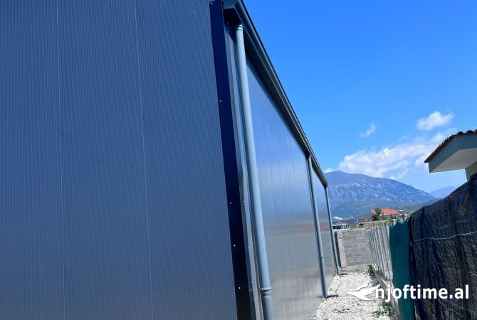 Ambient biznesi me qera 4+1 ne Tirane - 1,500 Euro