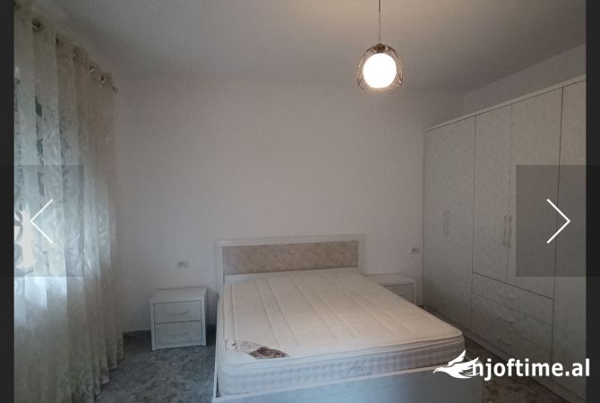 Shtepi me qera Shtepi Private ne Tirane, 1+1, Mobilimi E mobiluar, Pagesa 400  Euro.