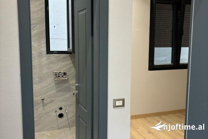 Ambient biznesi me qera 3+1 ne Tirane - 110,000 Leke