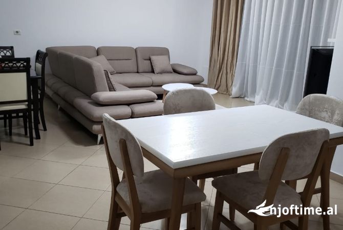Shtepi me qera 2+1 ne Tirane - 700 Euro