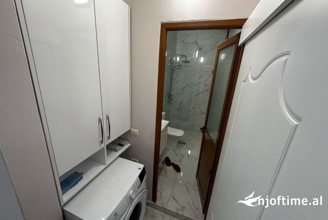Shtepi me qera Duplex(shtepi me 2 kate) ne Tirane, 3+1, Mobilimi E mobiluar, Pagesa 650  Euro.
