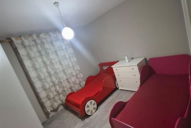 Shtepi me qera Apartament ne Tirane, 2+1, Mobilimi E mobiluar, Pagesa 60,000  Leke.