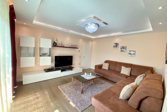 Shtepi me qera 3+1 ne Tirane - 1,200 Euro