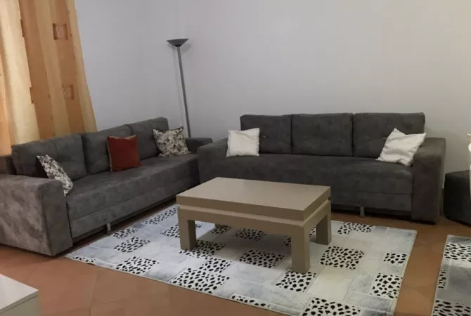 Shtepi me qera 1+1 ne Tirane - 370 Euro