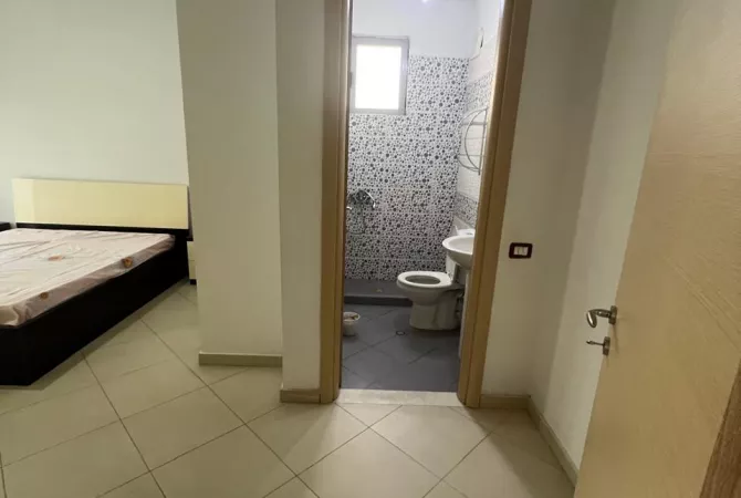 Shtepi me qera Apartament ne Tirane, 2+1, Mobilimi E mobiluar, Pagesa 450  Euro.