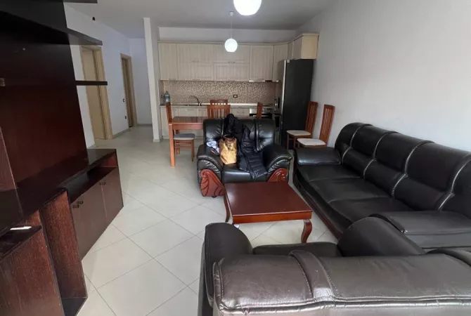 Shtepi me qera Apartament ne Tirane, 2+1, Mobilimi E mobiluar, Pagesa 450  Euro.