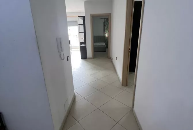 Shtepi me qera Apartament ne Tirane, 2+1, Mobilimi E mobiluar, Pagesa 450  Euro.