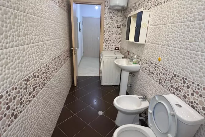 Shtepi me qera Apartament ne Tirane, 2+1, Mobilimi E mobiluar, Pagesa 450  Euro.