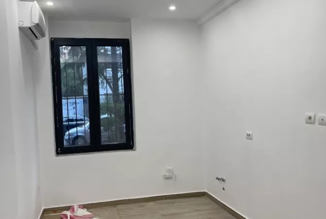 Ambient biznesi me qera 3+1 ne Tirane - 700 Euro