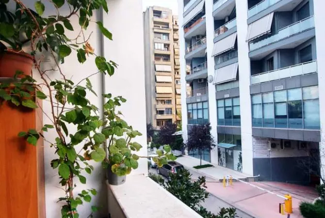 Ambient biznesi me qera 3+1 ne Tirane - 850 Euro