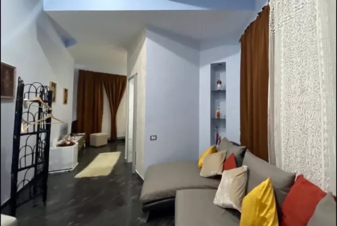 Shtepi me qera Garsoniere ne Tirane - 55,000 Leke