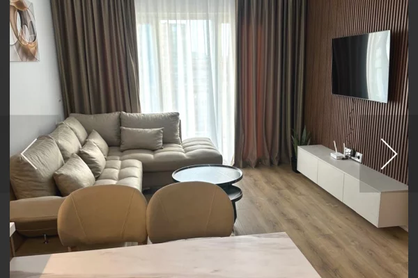 Shtepi me qera 2+1 ne Tirane - 1,000 Euro