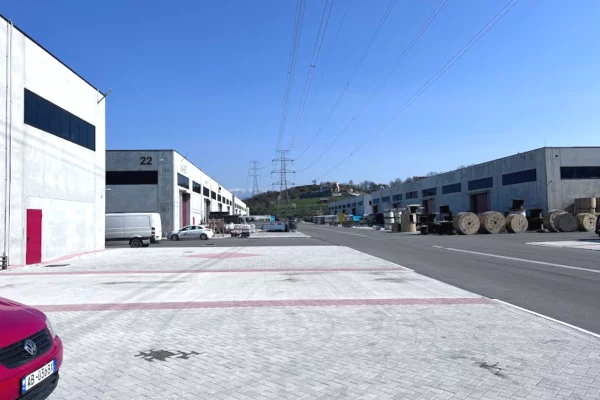 Ambient biznesi ne shitje 4+1 ne Tirane - 1,500,000 Euro