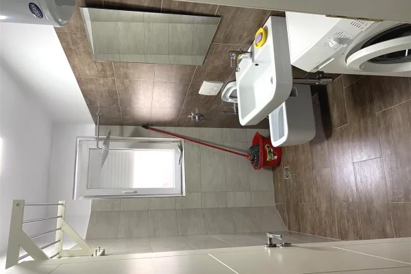 Shtepi me qera Apartament ne Tirane, 2+1, Mobilimi E mobiluar, Pagesa 55,000  Leke.