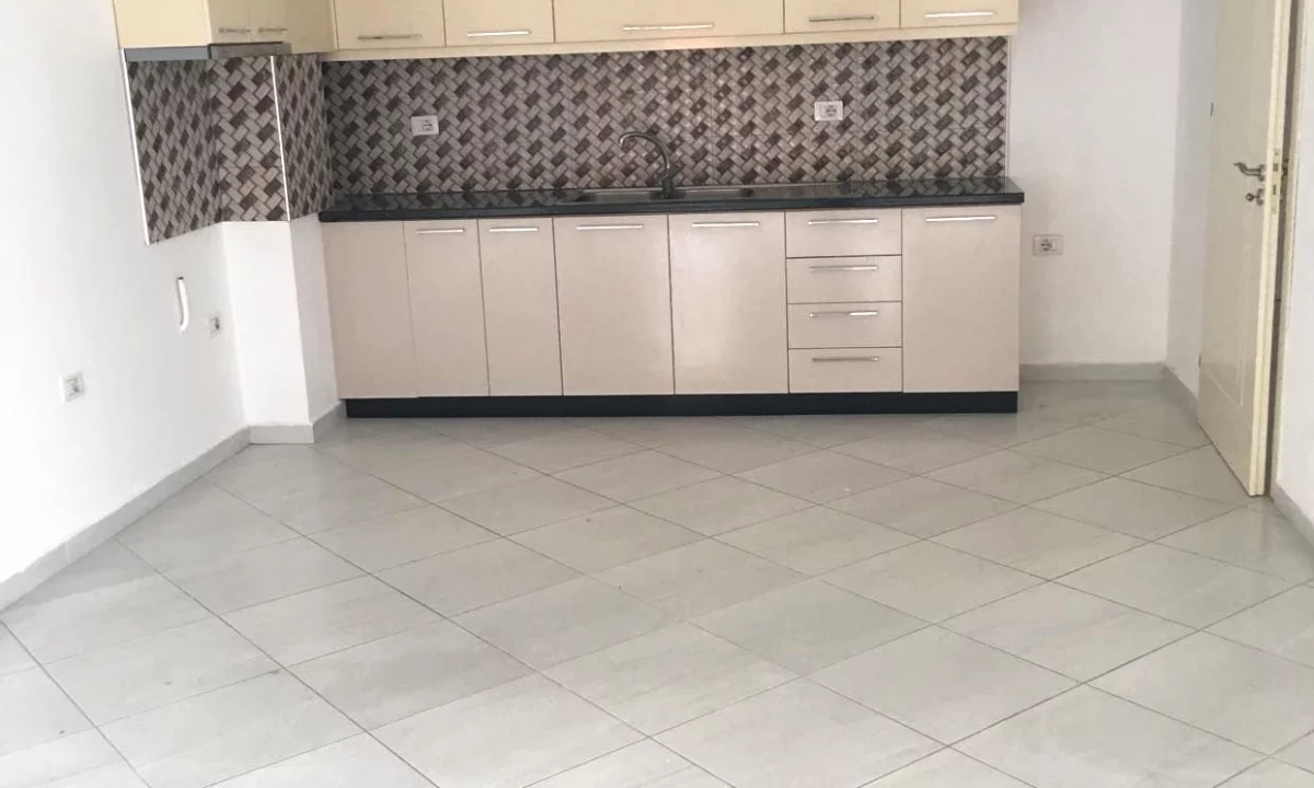 Apartment for rent in Tirana 2+1, Emty