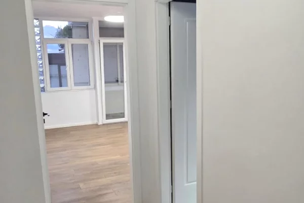 Shtepi ne shitje Apartament ne Tirane, 2+1, Mobilimi Bosh, pa mobiluar, Pagesa 218,000  Euro.