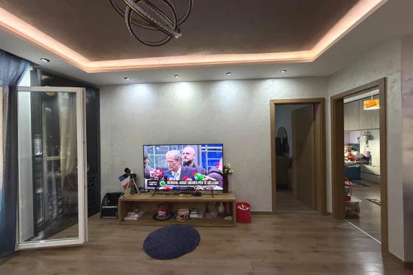 Shtepi ne shitje Apartament ne Tirane, 2+1, Mobilimi E mobiluar, Pagesa 30,000,000  Leke.