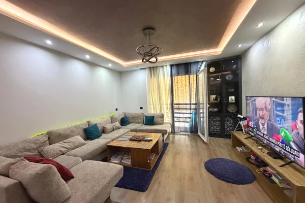 Shtepi ne shitje Apartament ne Tirane, 2+1, Mobilimi E mobiluar, Pagesa 30,000,000  Leke.