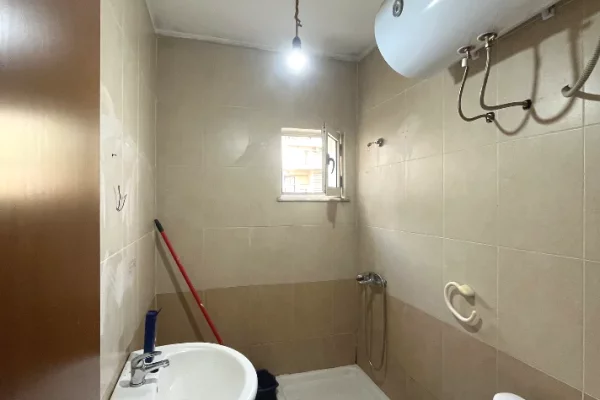 Apartment for rent in Tirana 2+1, Emty