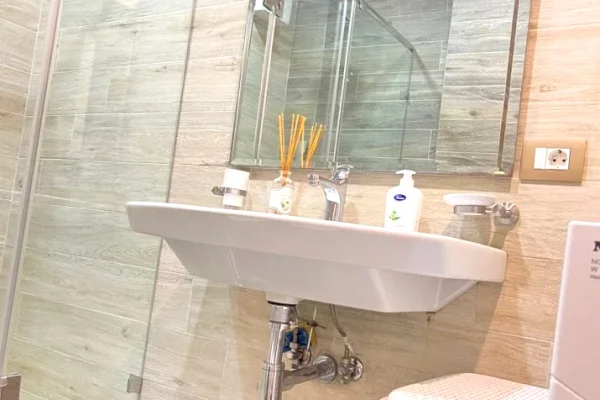 Appartamento in affitto a Tirana 2+1, Arredato