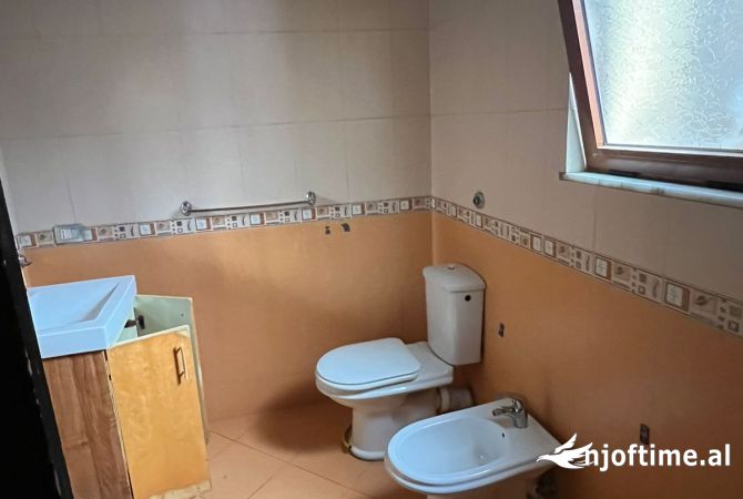 Jepet me qera Ambient Biznesi ne Mysylym Shyr