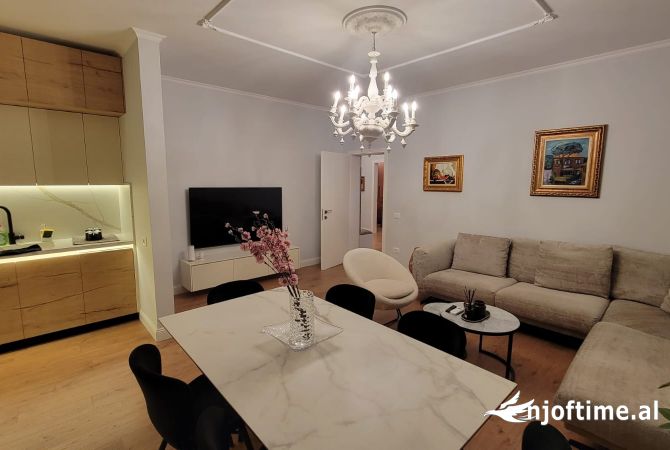 Shtepi me qera 2+1 ne Tirane - 1,000 Euro