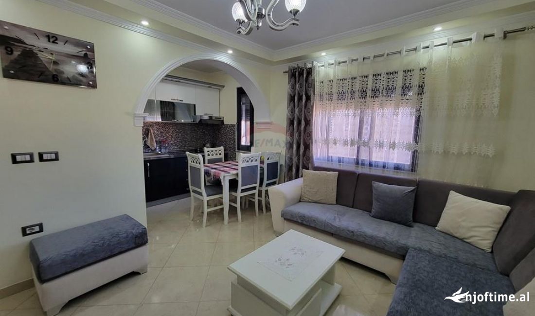 Shtepi me qera Apartament ne Tirane, 2+1, Mobilimi E mobiluar, Pagesa 600  Euro.