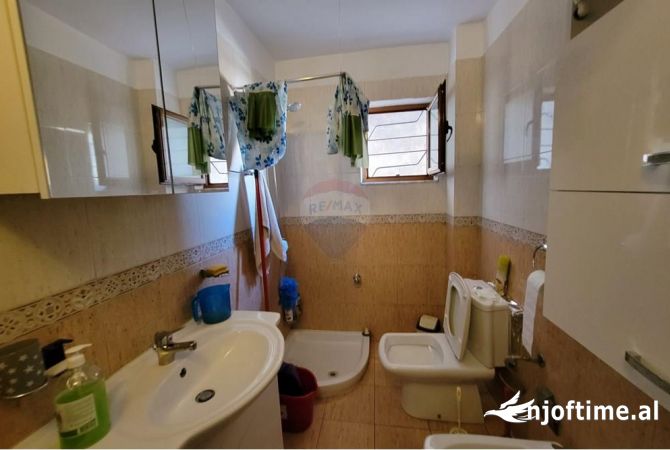 Shtepi me qera Apartament ne Tirane, 2+1, Mobilimi E mobiluar, Pagesa 600  Euro.