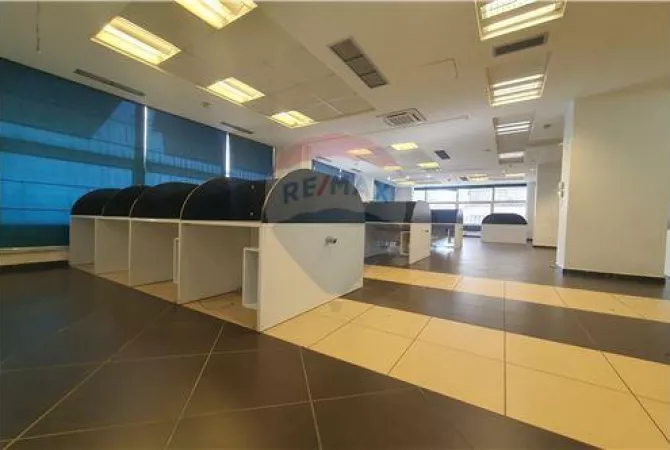 Business Property for Rent 3+1 in Tirana - 4,500 Euro