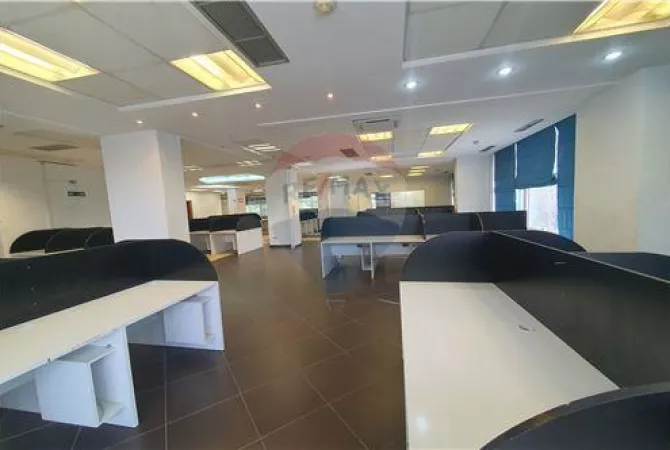 Business Property for Rent 3+1 in Tirana - 4,500 Euro