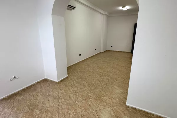 Ambient biznesi me qera 3+1 ne Tirane - 700 Euro