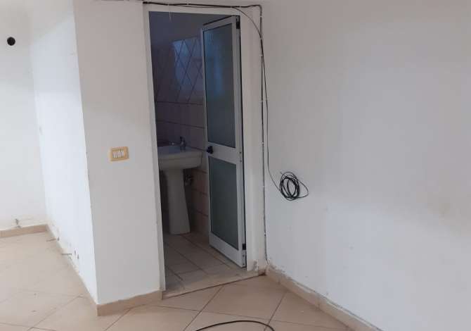 Ambient biznesi me qera 1+1 ne Tirane - 30,000 Leke