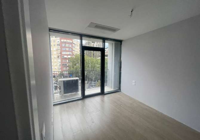 Ambient biznesi me qera 3+1 ne Tirane - 80,000 Leke