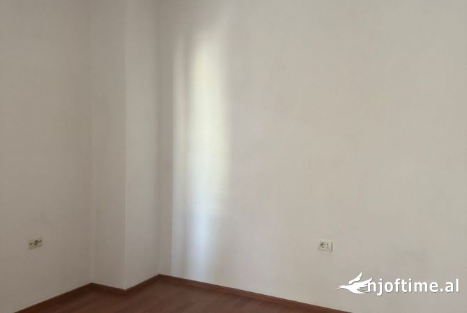 Shtepi me qera 2+1 ne Tirane - 60,000 Leke