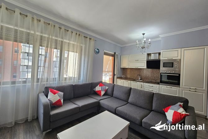Casa in affitto 3+1 a Tirana - 1,000 Euro