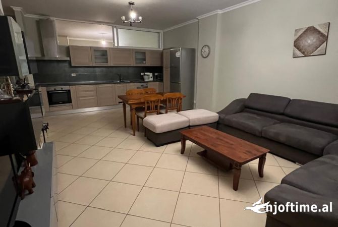 Shtepi me qera 2+1 ne Tirane - 450 Euro