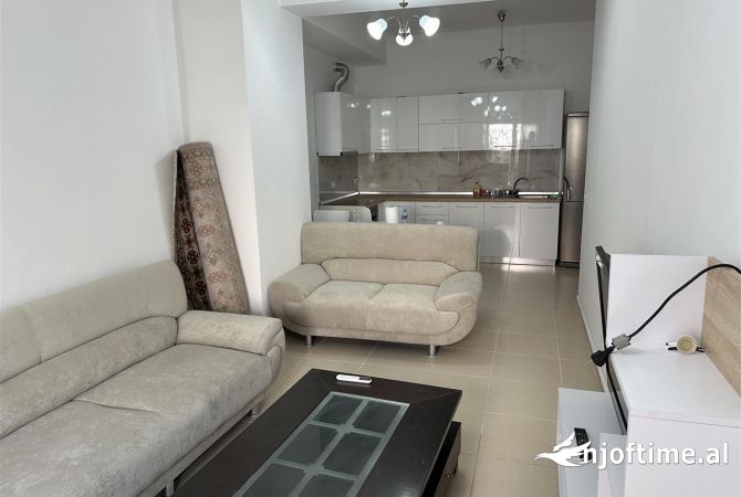 Shtepi me qera 1+1 ne Tirane - 400 Euro