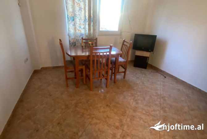 Shtepi me qera 2+1 ne Tirane - 400 Euro