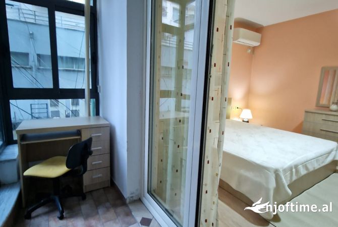 Shtepi me qera Apartament ne Tirane, 1+1, Mobilimi E mobiluar, Pagesa 800  Euro.