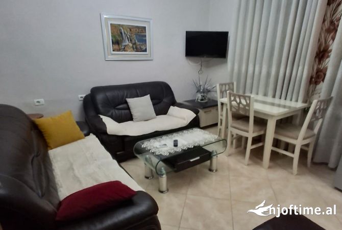 Shtepi me qera 1+1 ne Tirane - 45,000 Leke