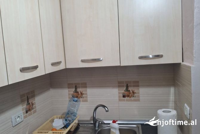 Shtepi me qera Apartament ne Tirane, 1+1, Mobilimi E mobiluar, Pagesa 45,000  Leke.