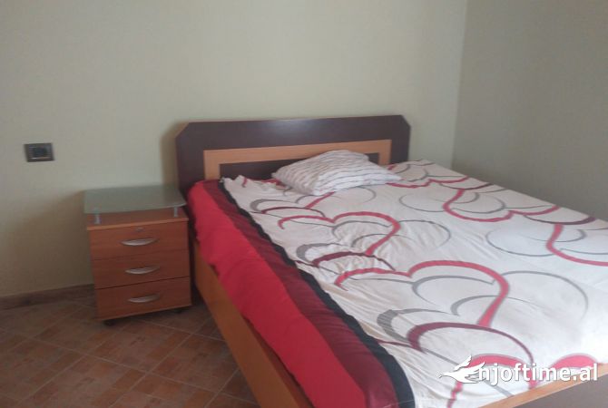 Shtepi me qera Shtepi Private ne Tirane, 1+1, Mobilimi E mobiluar, Pagesa 33,000  Leke.