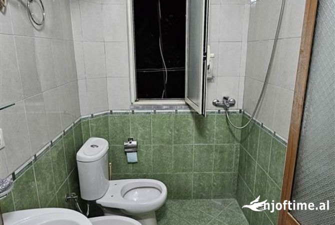 Shtepi me qera Apartament ne Tirane, 2+1, Mobilimi E mobiluar, Pagesa 550  Euro.