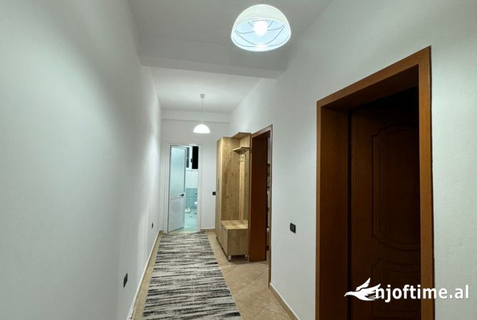 Shtepi me qera Apartament ne Tirane, 1+1, Mobilimi E mobiluar, Pagesa 500  Euro.