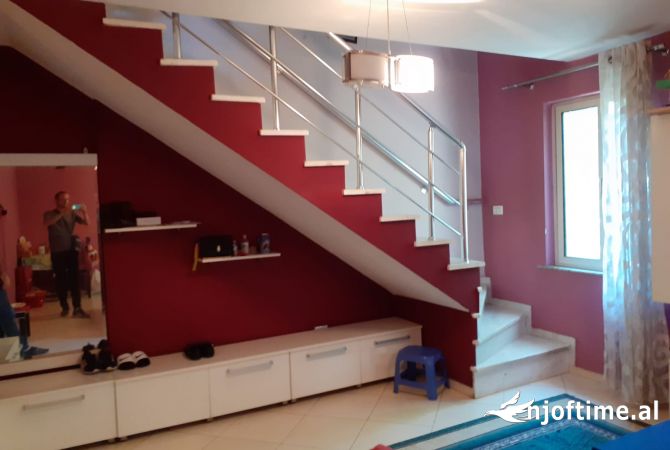 Shtepi me qera 2+1 ne Tirane - 60,000 Leke