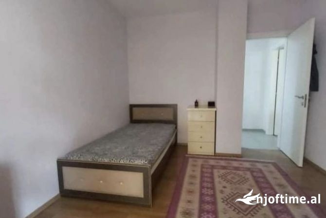 Shtepi me qera 2+1 ne Tirane - 700 Euro