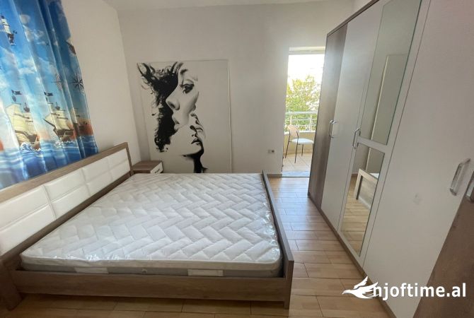 Shtepi me qera Apartament ne Tirane, Garsoniere, Mobilimi E mobiluar, Pagesa 43,000  Leke.