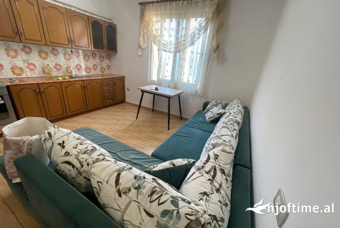 Shtepi me qera Garsoniere ne Tirane - 43,000 Leke
