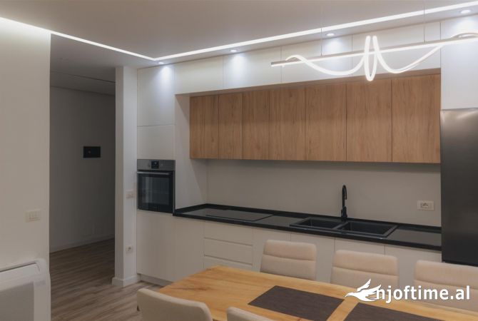Shtepi me qera 2+1 ne Tirane - 650 Euro