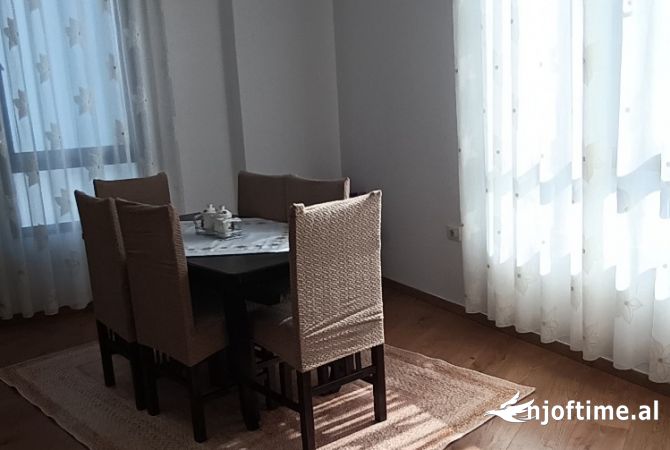 Shtepi me qera 1+1 ne Tirane - 50,000 Leke